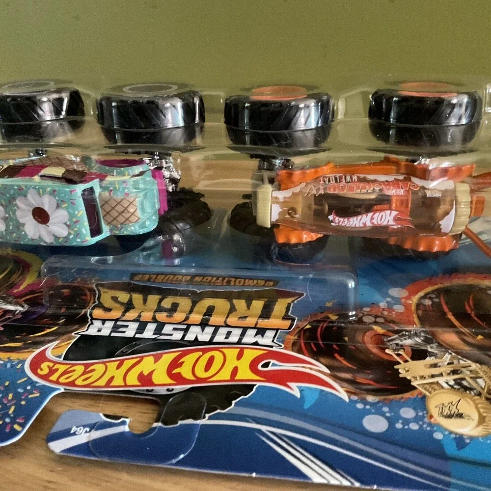 Mattel Hot Wheels Monster Trucks, Carbonator XXL HWFloat And I‎ Bad Scoop